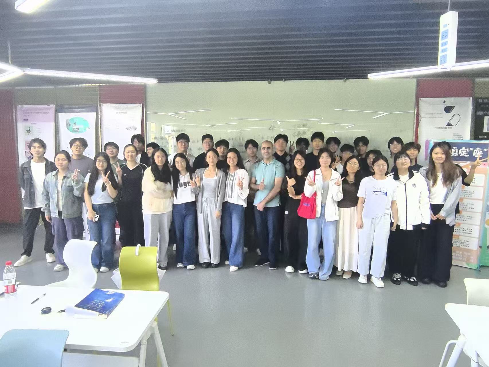 法国拉萨尔高等综合理工杏悦2教师讲授课程《ElectrotechnicsandElectronics》顺利结课